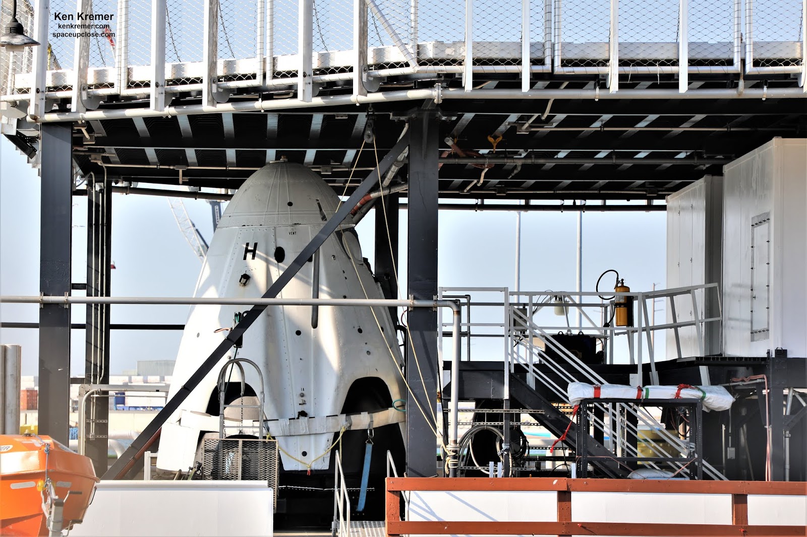 NASA, SpaceX Rehearse Astronaut Extraction with Mock-up Crew Dragon