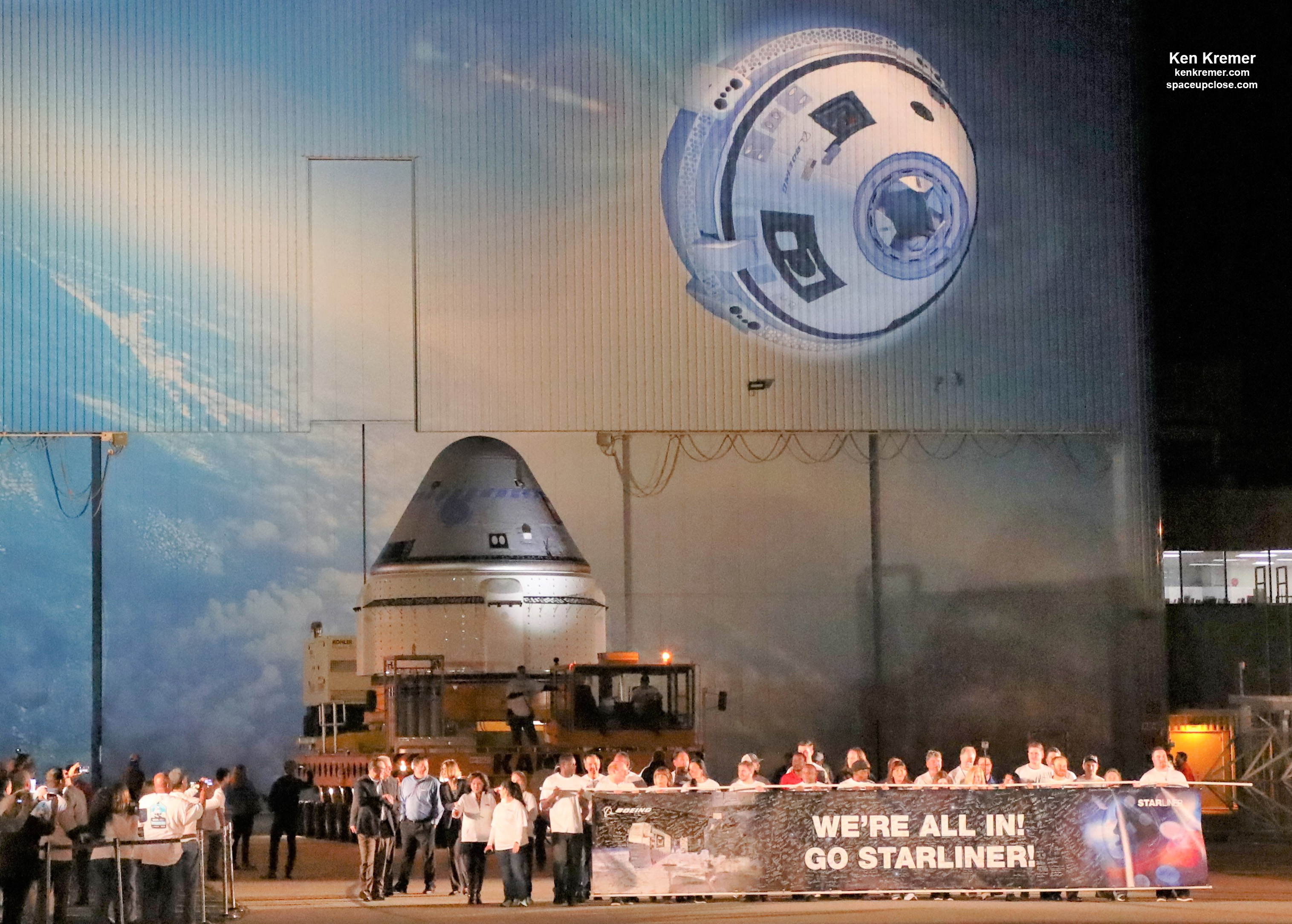 1st Flightworthy Boeing Starliner Crew Capsule Rolls Out to Launch Pad for 1st Uncrewed Test Flight: Photos