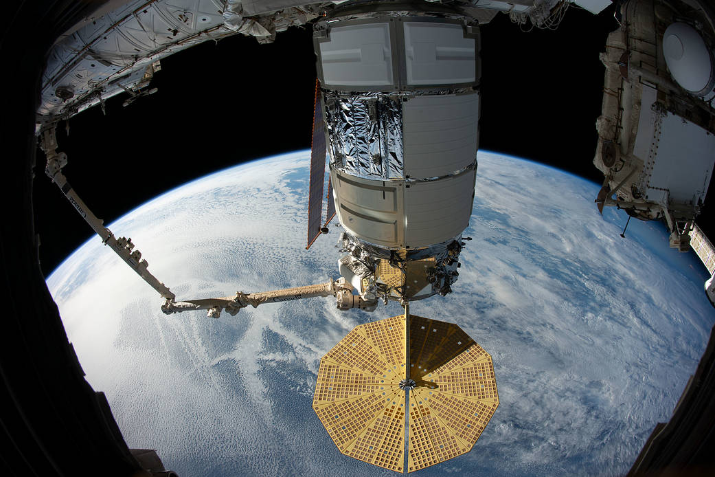 Commercial Cygnus Cargo Freighter Grappled by Astronauts for ISS Arrival with 4 Tons NASA Science: Photos