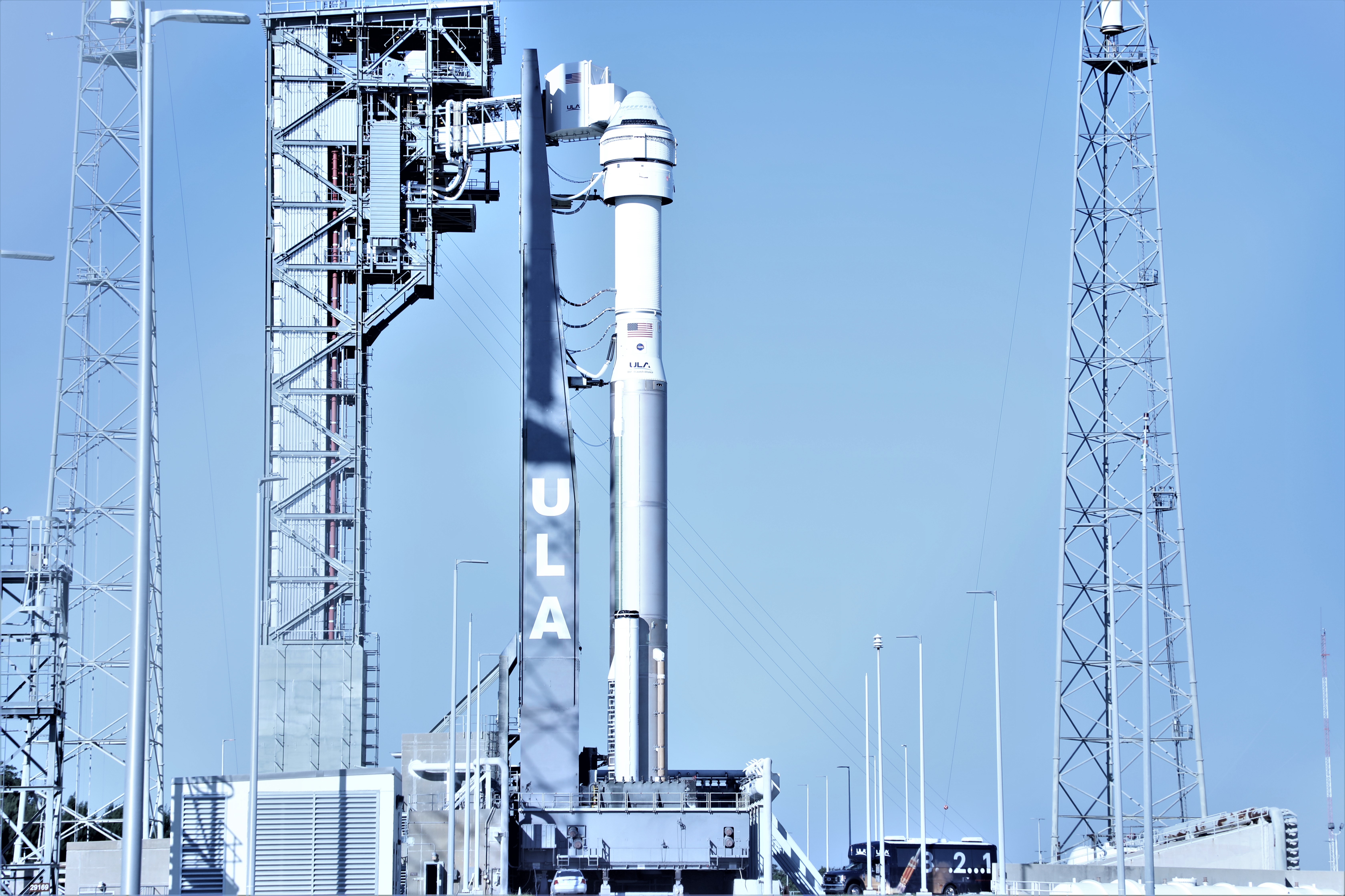 1st Boeing Starliner Reaches Pad for Dec 20 Test Flight to Space Station