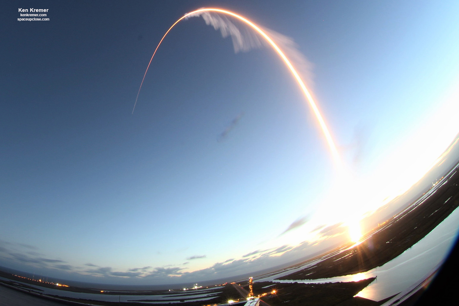 1st Starliner Soars to Space on Fully Successful ULA Atlas V Launch but Thruster Mishap Scrubs Critical ISS Docking: Photos