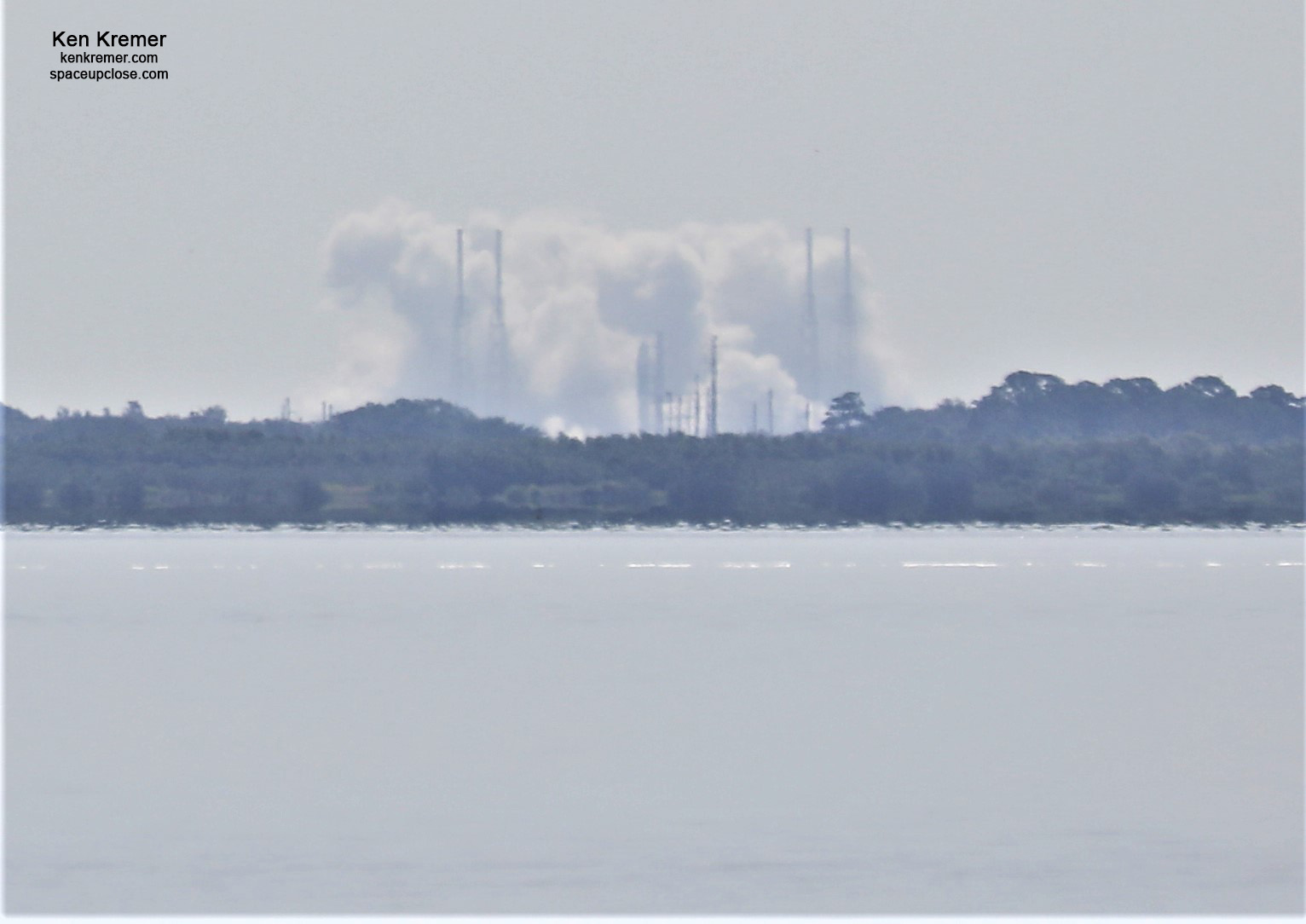 SpaceX Completes Falcon 9 Hot Fire for GPS Launch – 2nd in 16 Hours with 2 Falcons on 2 Launch Pads as Starlink Sats Awaits Liftoff: Photos