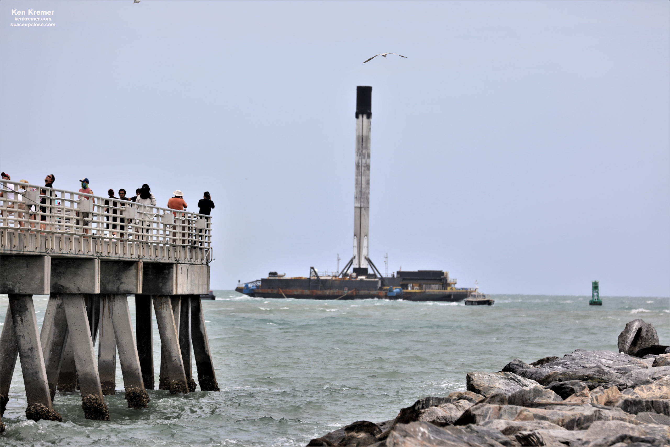 1st SpaceX Booster That Launched Humans on Historic NASA Space Mission Returns to Port Canaveral: Photos