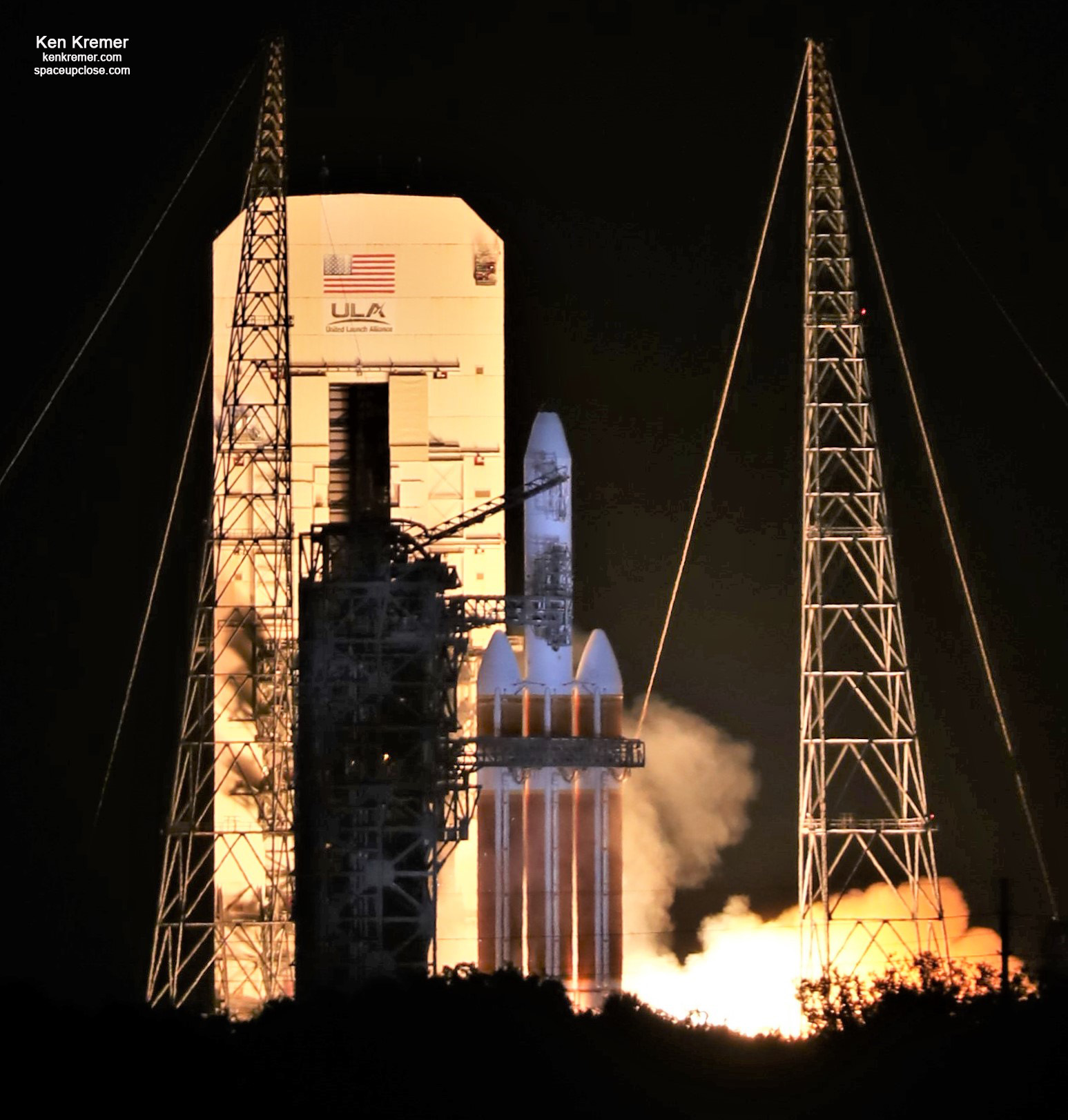 Dramatic Dead of Night Hot Fire Pad Abort Scrubs ULA Delta IV Heavy Launch: Photos