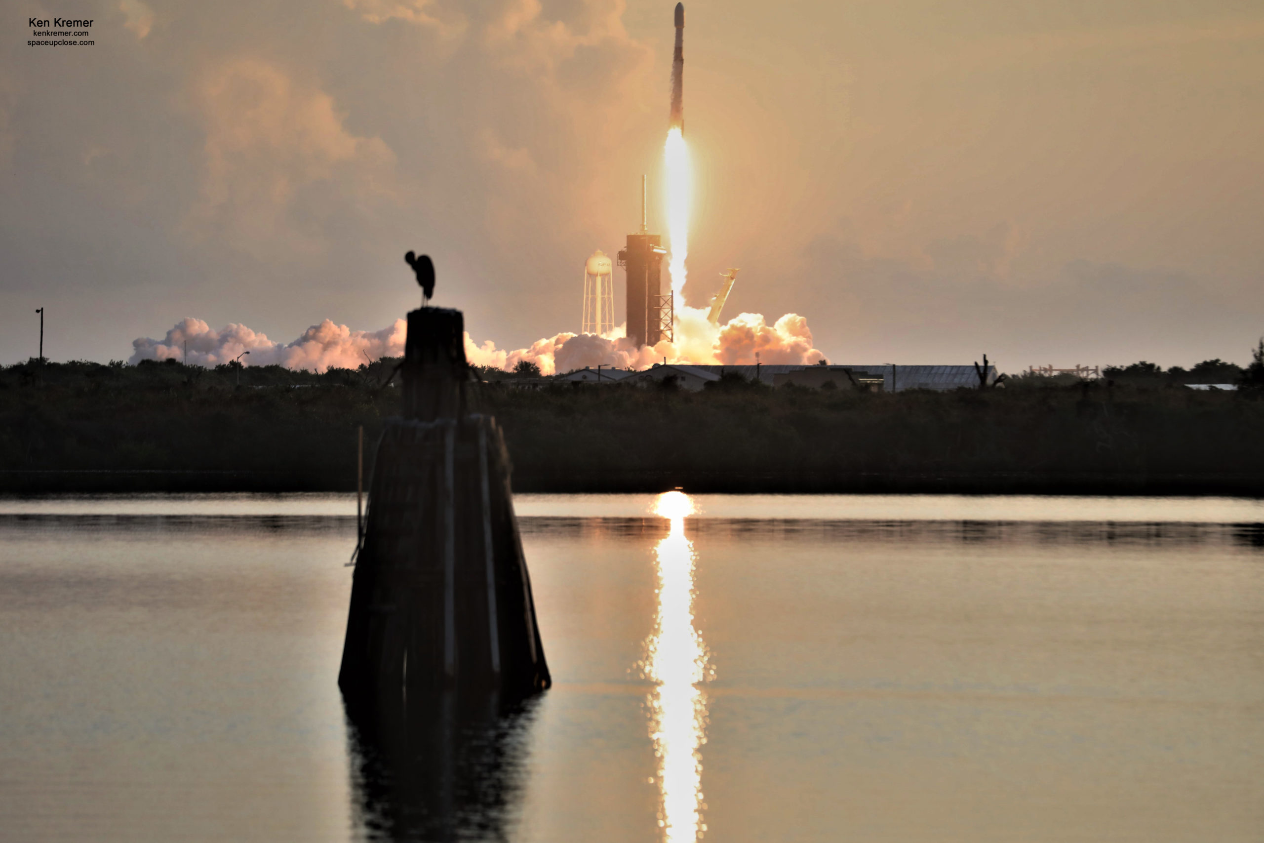 Scrub Streak Broken!  SpaceX Launches Starlink Satellites during Spectacular Space Coast Sunrise: Photos