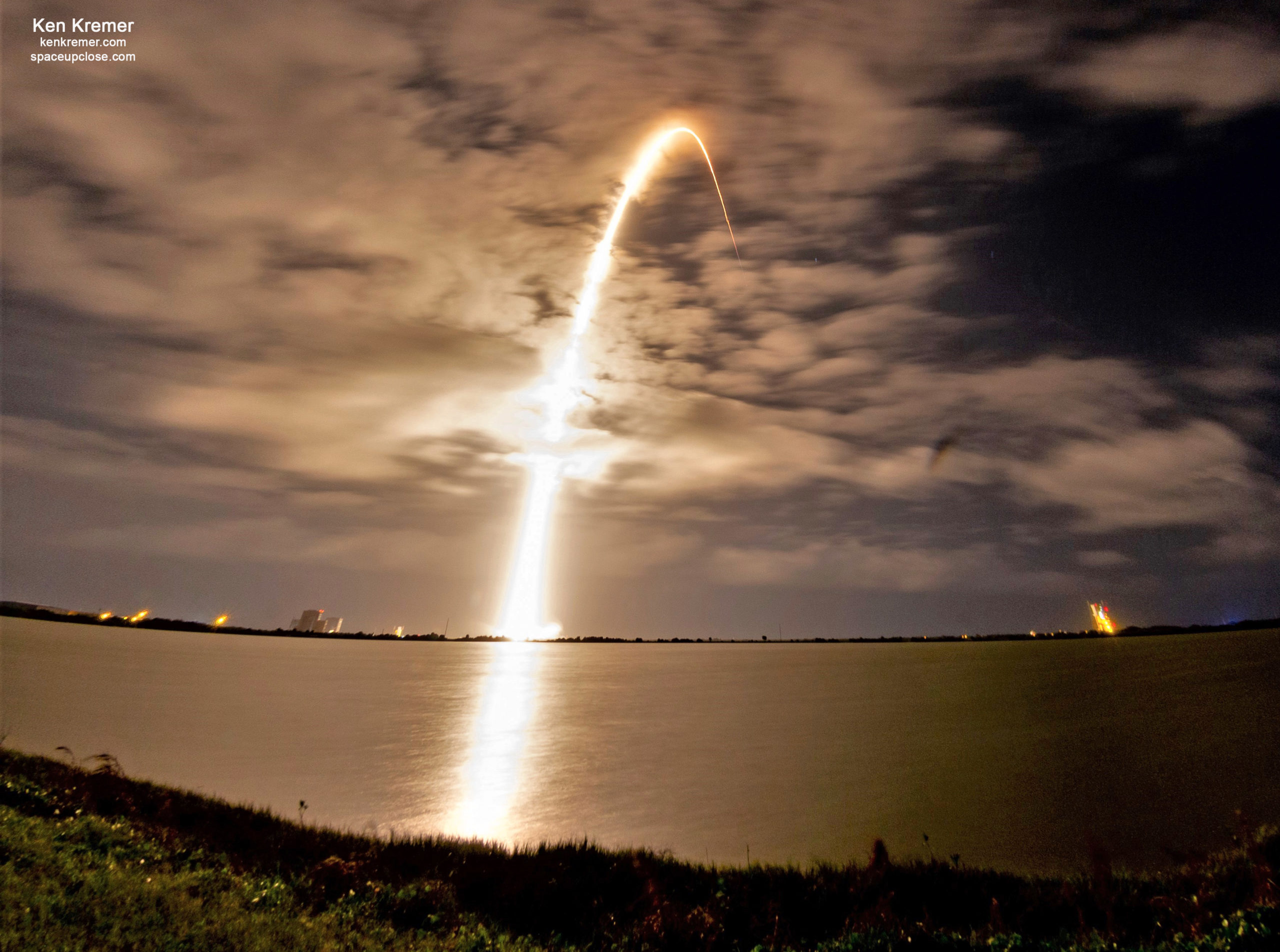 SpaceX Launches and Lands Record Setting Falcon 9 Booster 7th Time on Stunning Nighttime Starlink Mission: Photos