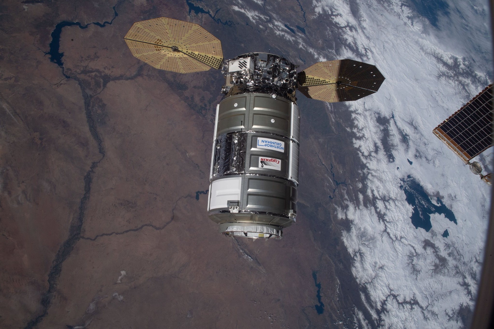 NASA, JAXA Astronauts Capture Cygnus Commercial Resupply Ship at Space Station, Unload Science Gear