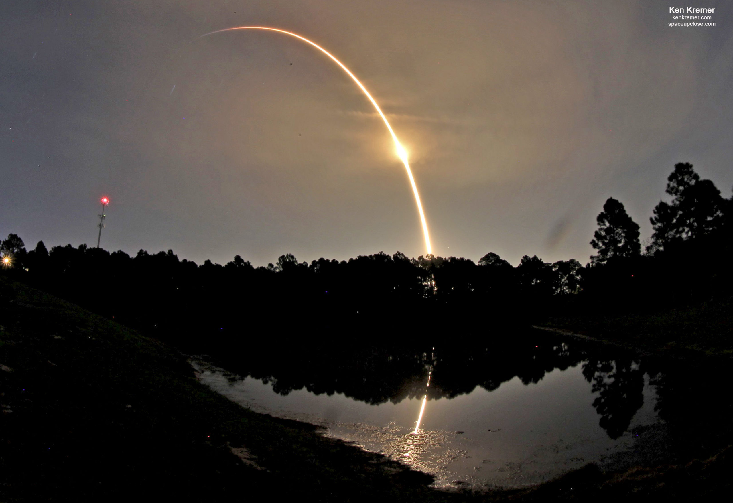 Spectacular Middle of the Night Blastoff for SpaceX Falcon 9 Delivering Starlink Internet Satellites to Orbit: Photos