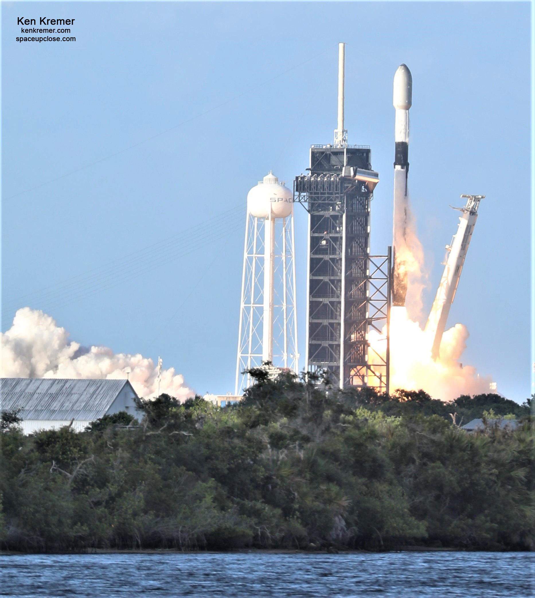 Beautiful Starlink Blastoff Saturday Evening from KSC as Aggressive SpaceX Launches 5th Falcon 9 in 3 Weeks: Photos