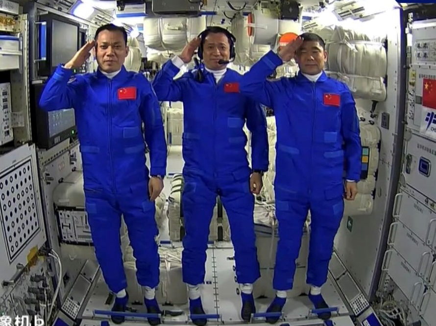 China Launches 3 Astronauts on 1st Human Spaceflight Since 2016, Docks at New Space Station