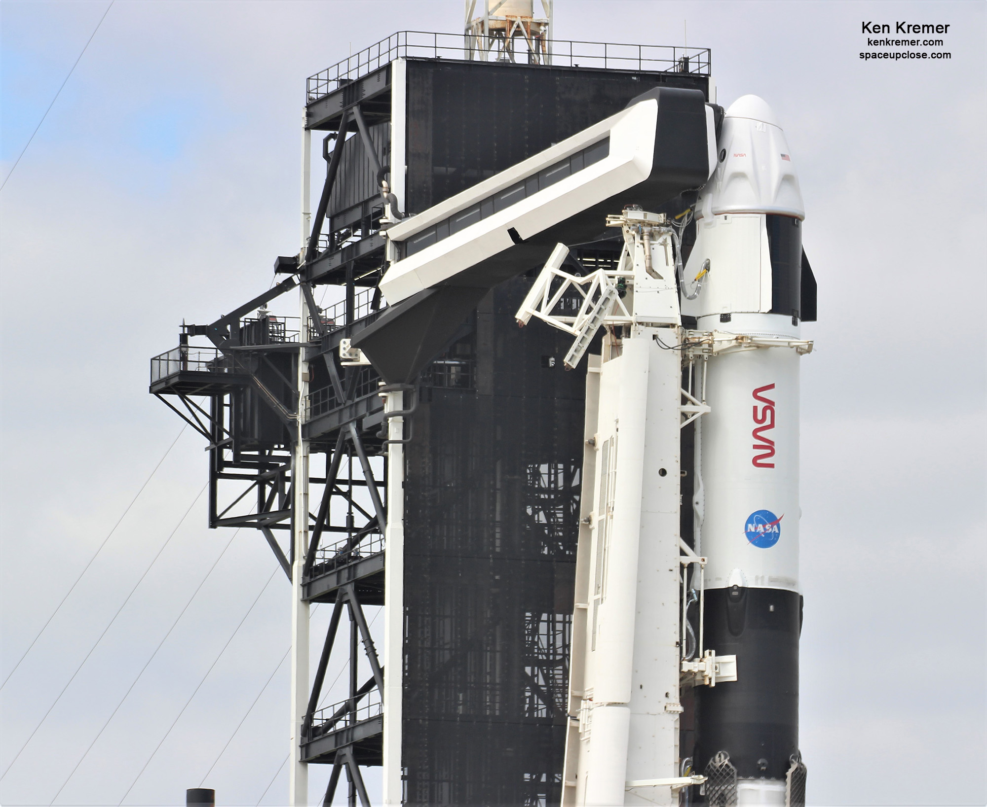 NASA ESA Crew of German and American Astronauts Poised for Nov. 10 SpaceX Launch to ISS: Watch Live/Photos