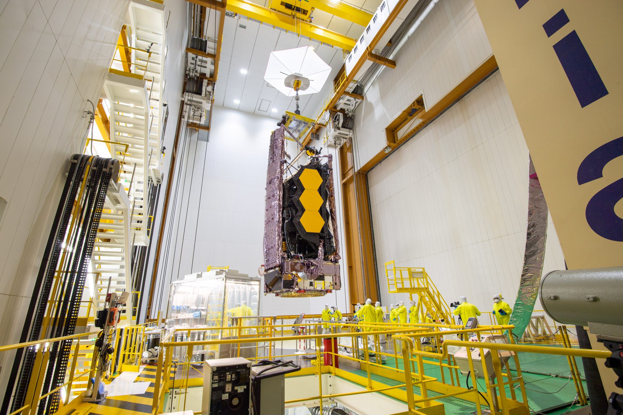 NASA Webb Telescope Mated and Encapsulated for Ariane 5 Launch Dec. 24 after Comm Glitch Resolved