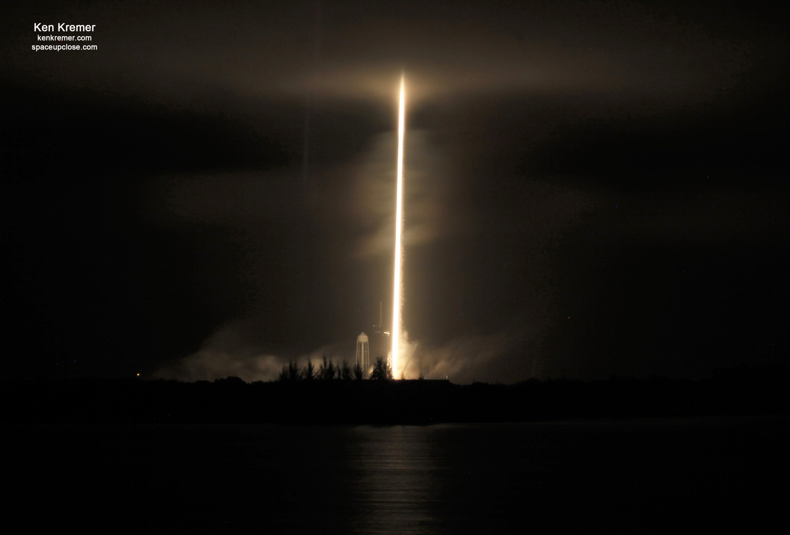 SpaceX Threads Terrible Weather Needle, Launches Cargo Dragon Despite Dismal Scene And Disappears Swiftly: Photos