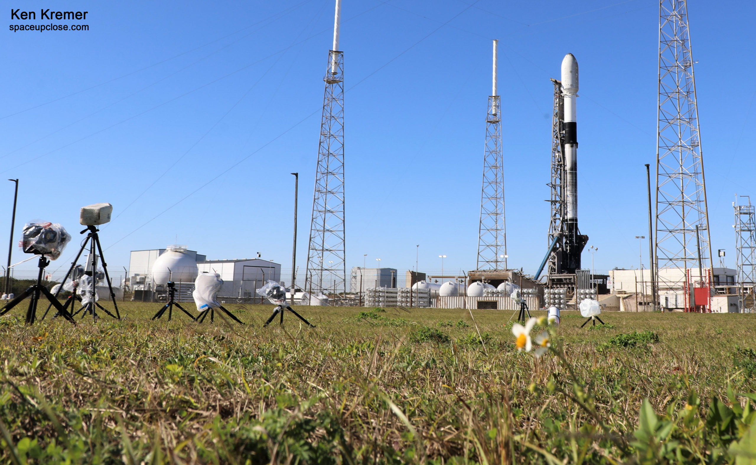 Poor Weather Postpones Back-to-Back SpaceX Falcon 9 Launches from Florida: Photos