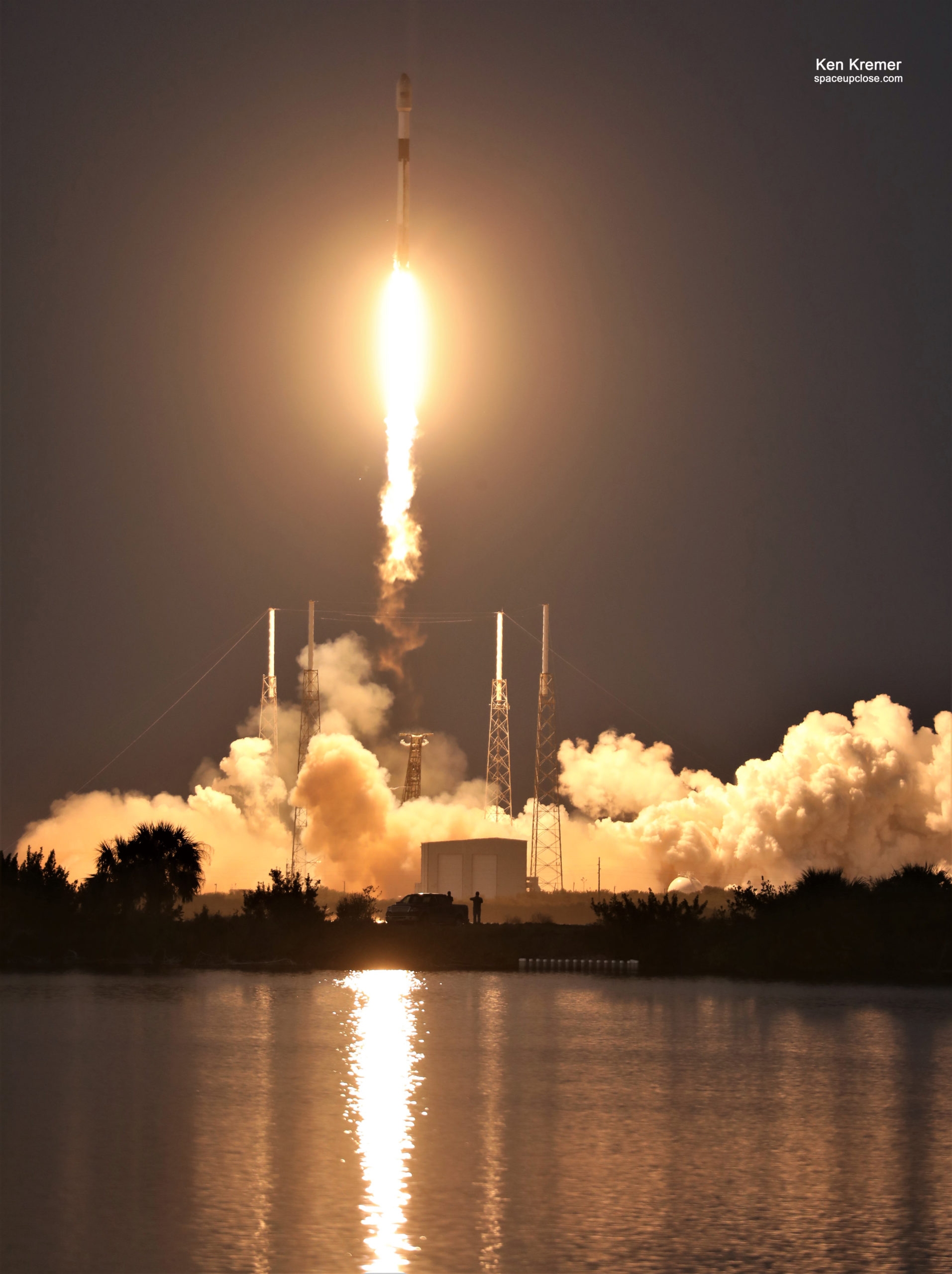 Spectacular SpaceX Sunset Launch of Italian Radar Satellite to Polar Orbit Plus Falcon 9 Landing after Cruise Ship Scrub: Photos