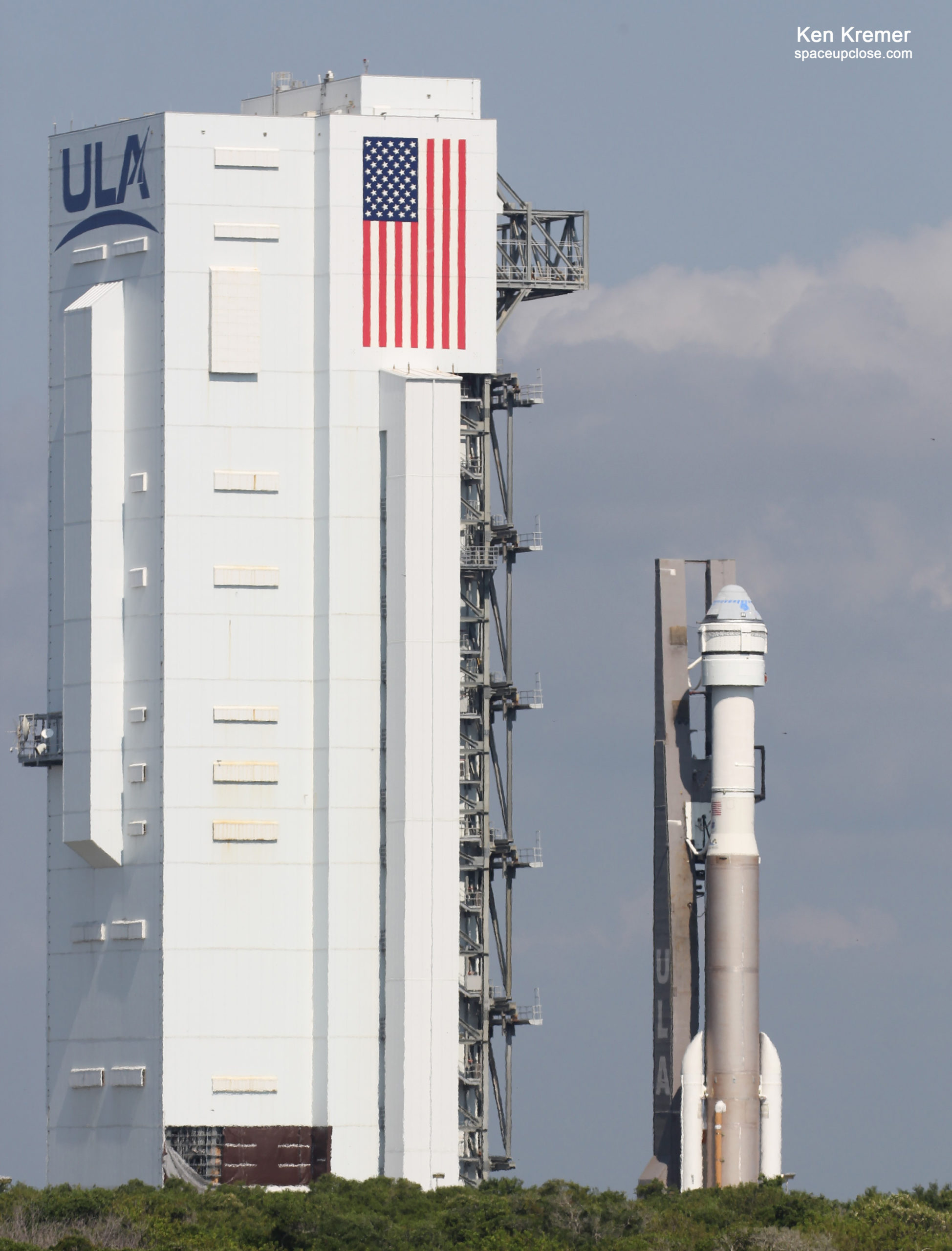 Boeing Starliner Rolls Out to Launch Pad on High Stakes Test Flight for NASA to the International Space Station: Photos