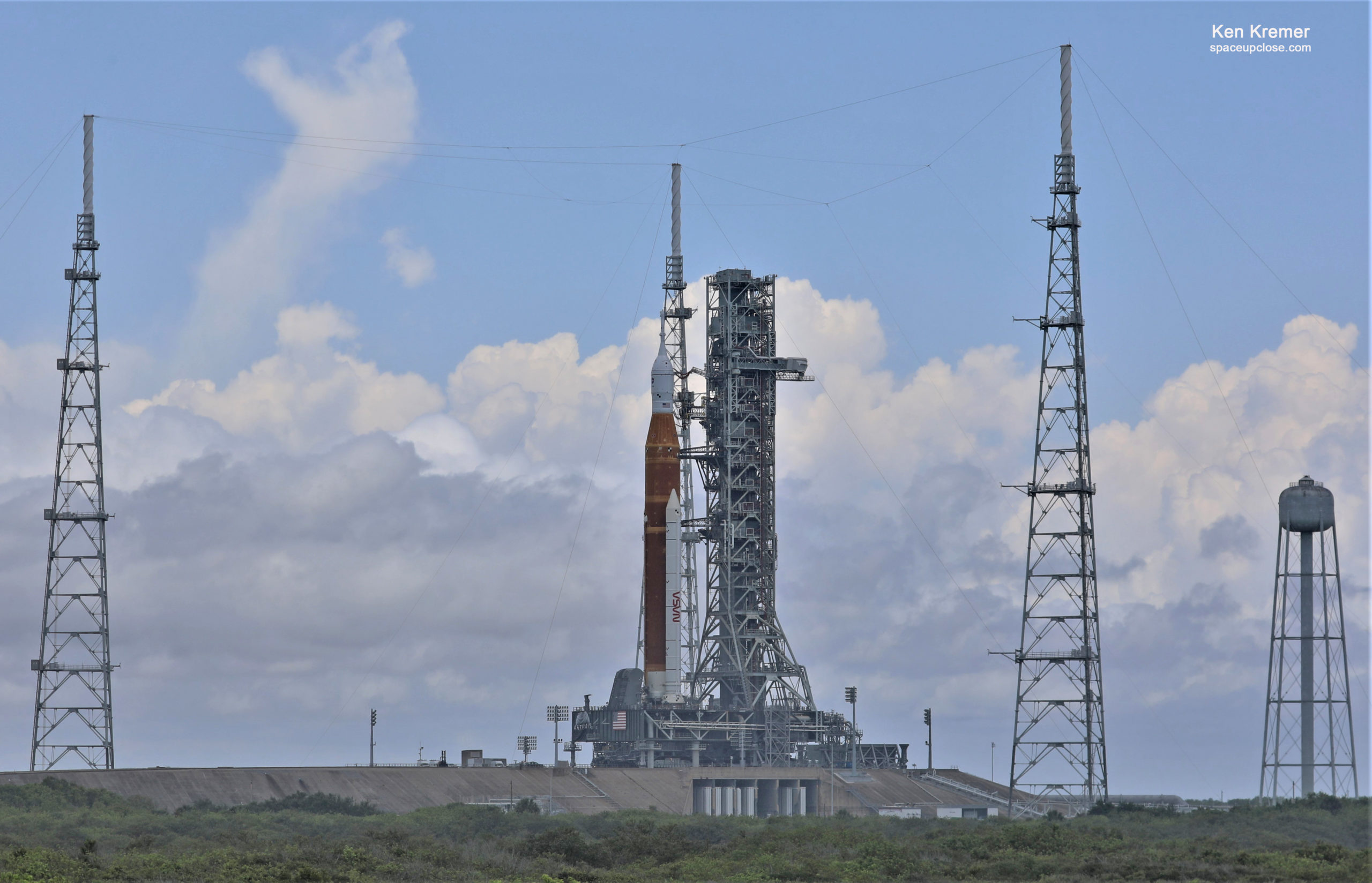 Countdown Begins for NASA’s 4th SLS Moon Rocket Wet Dress Tanking Test: Photos