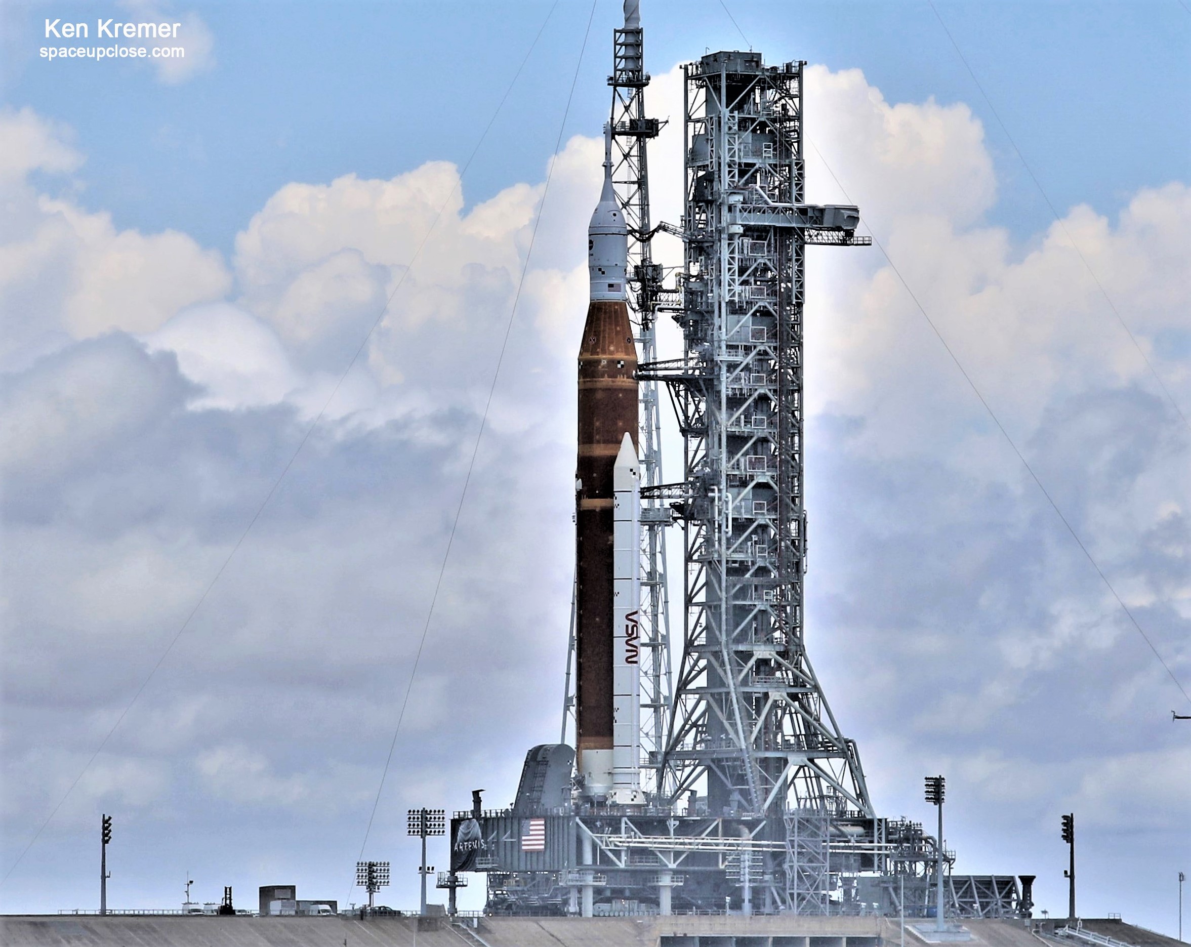 NASA Fully Fuels SLS Moon Rocket During Fourth Practice WDR Countdown Tanking Test: Photos