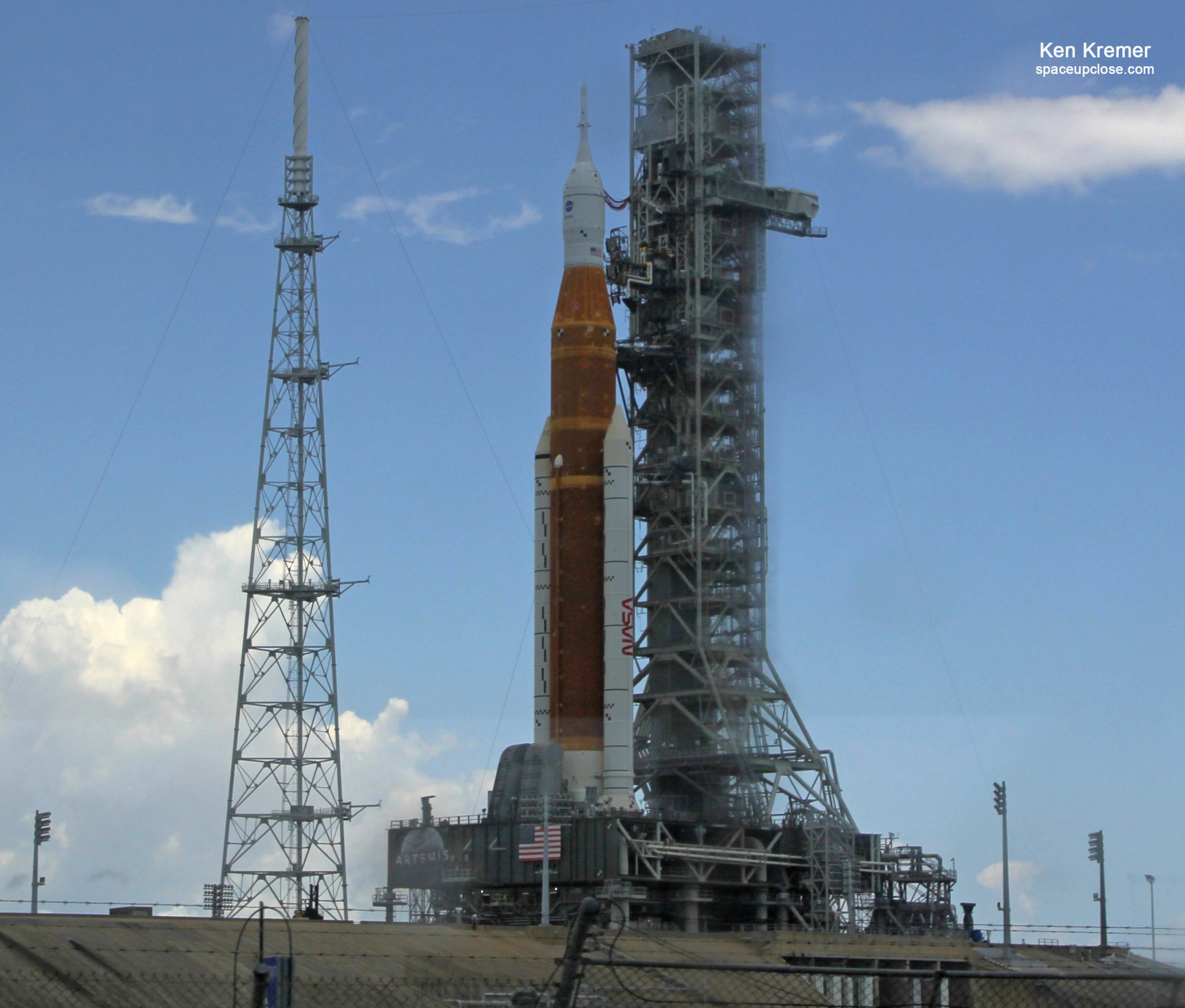 NASA Declares 4th Wet Dress Tanking Test Rehearsal Successful and Targets Late Summer Launch: Photos