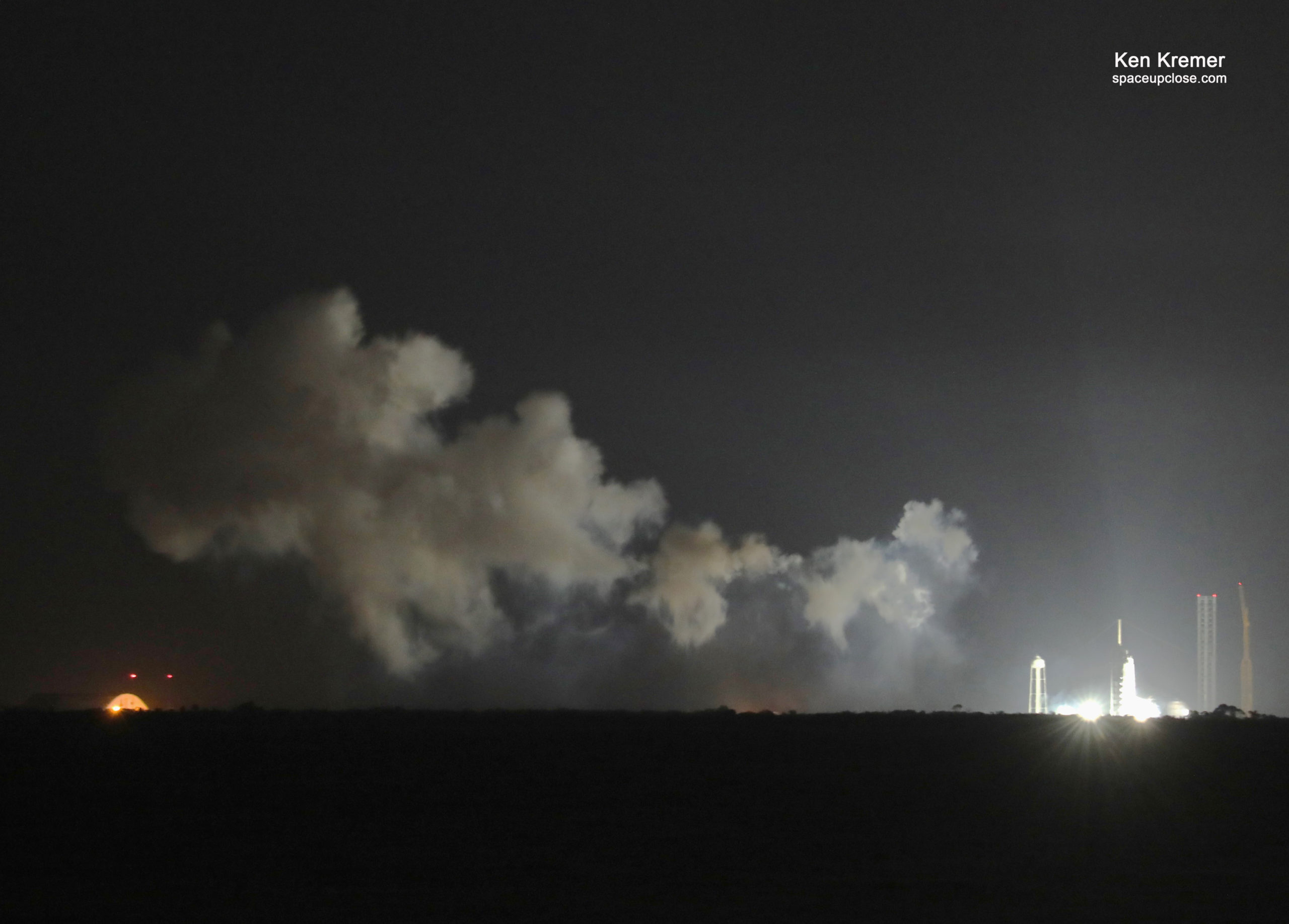 Successful Test Fire Paves Path to 1st SpaceX Falcon Heavy Launch in 3 Years: Photos
