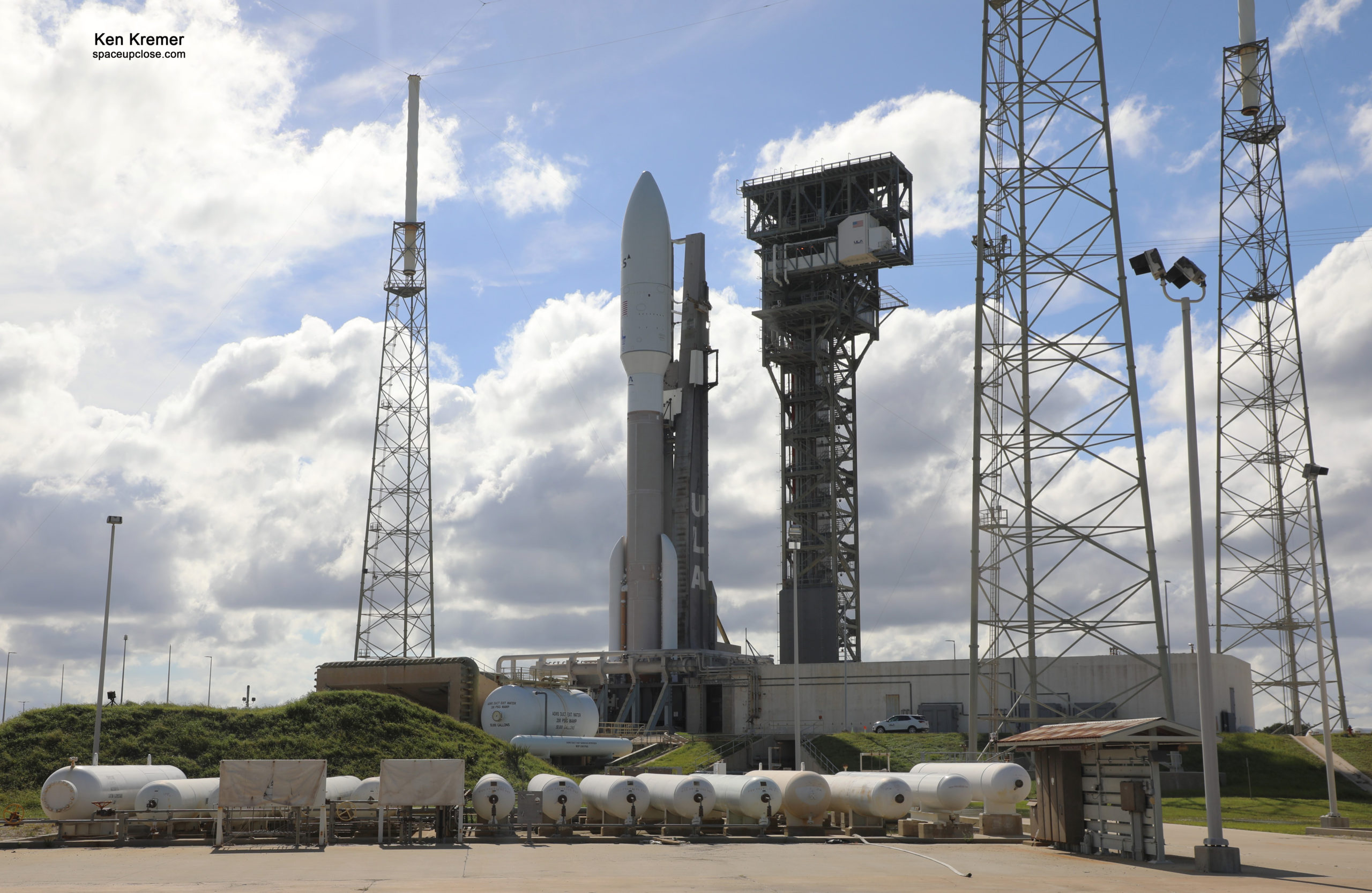 Launch Triple Header Commences with ULA Atlas V Vertical at Pad with SES Comcast Duo: Photos
