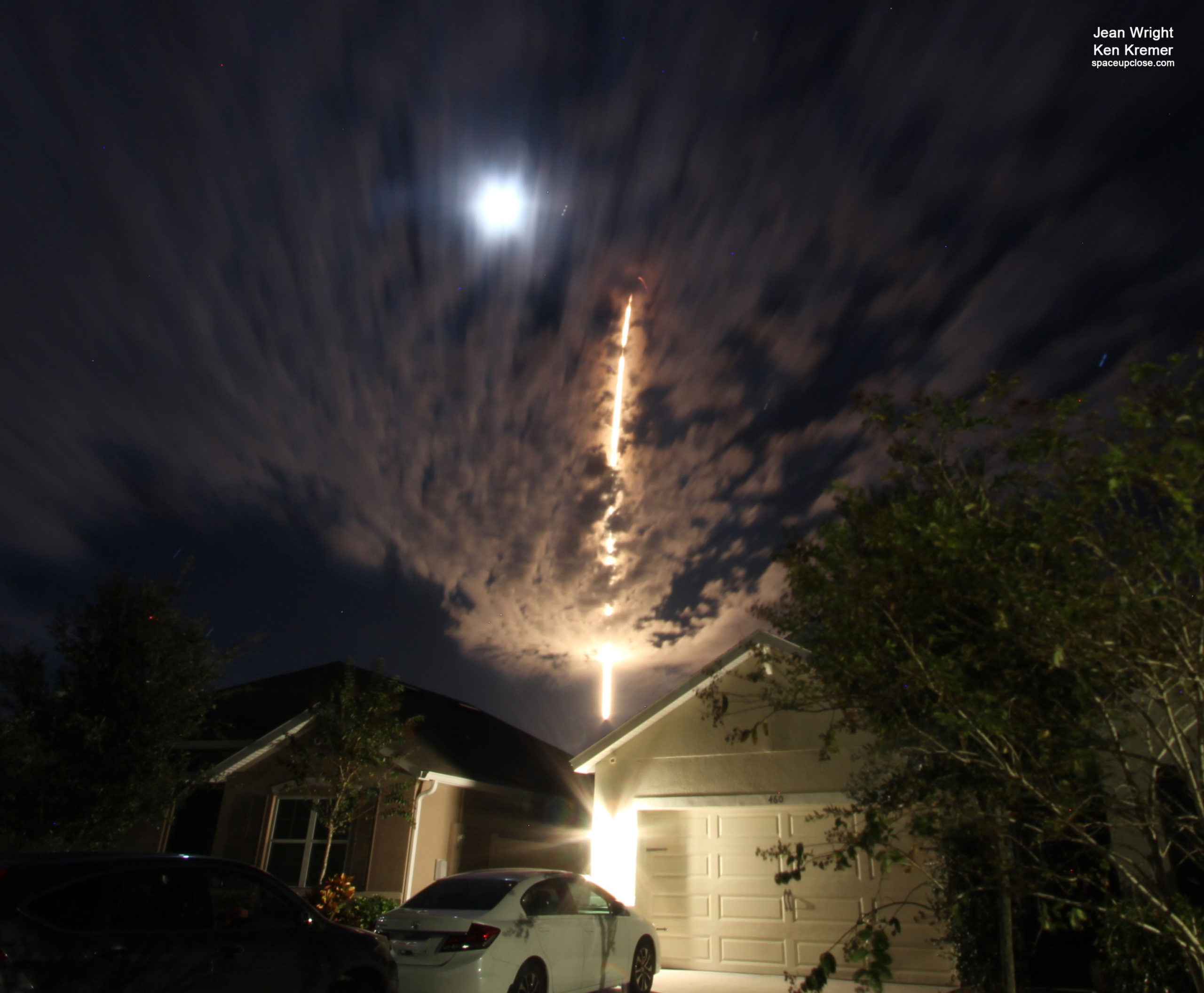 SpaceX Launches European Hotbird 13F TV Broadecast Satellite: Photos