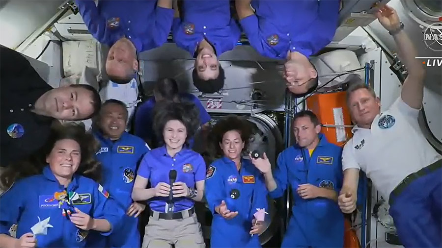 Crew 5 Astronaut Cosmonaut Team Arrives Aboard Commercial Crew Dragon 