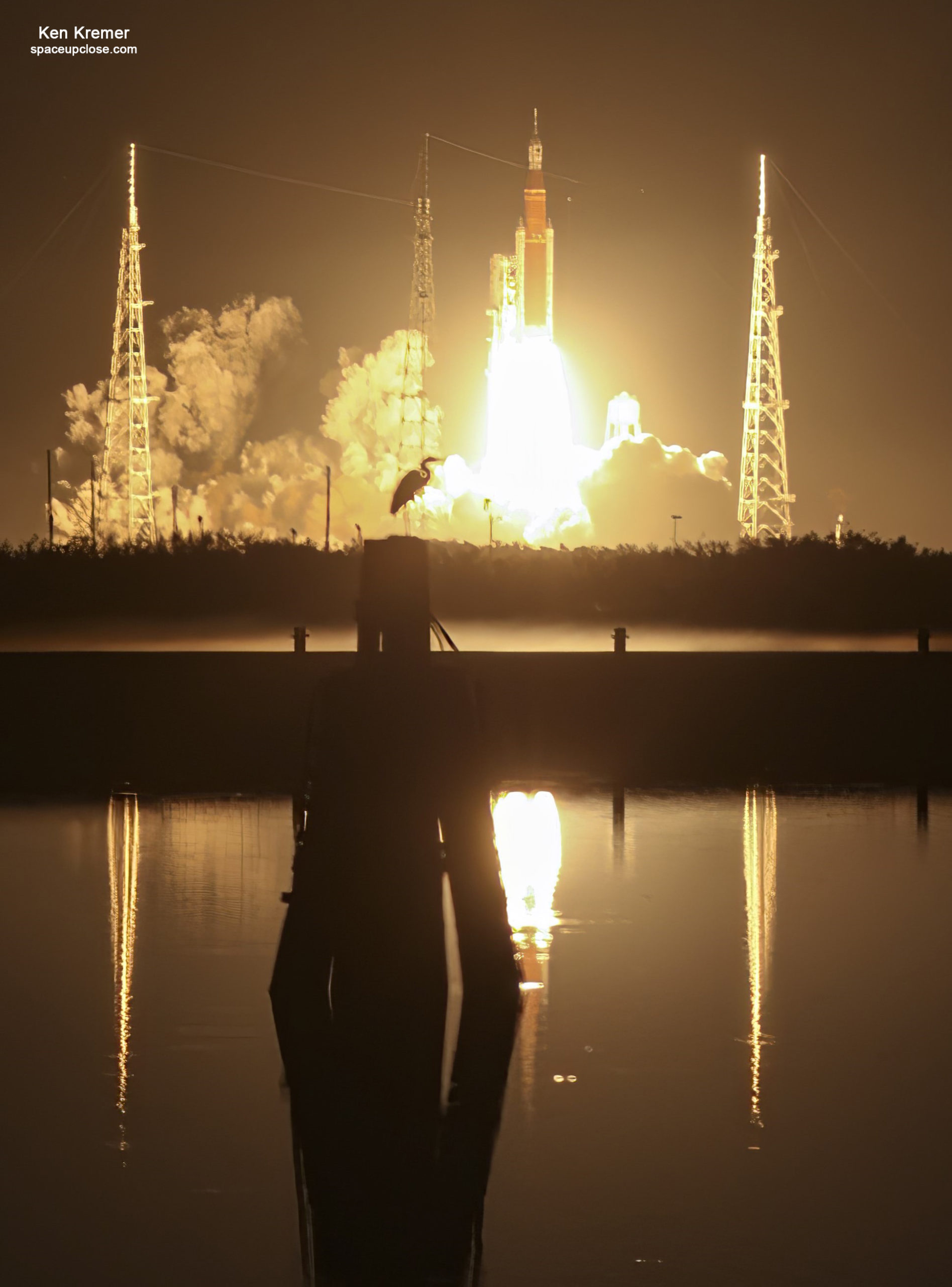 Artemis Era Opens Spectacularly with Historic Maiden Lunar Test Flight Returning America to the Moon: Photos