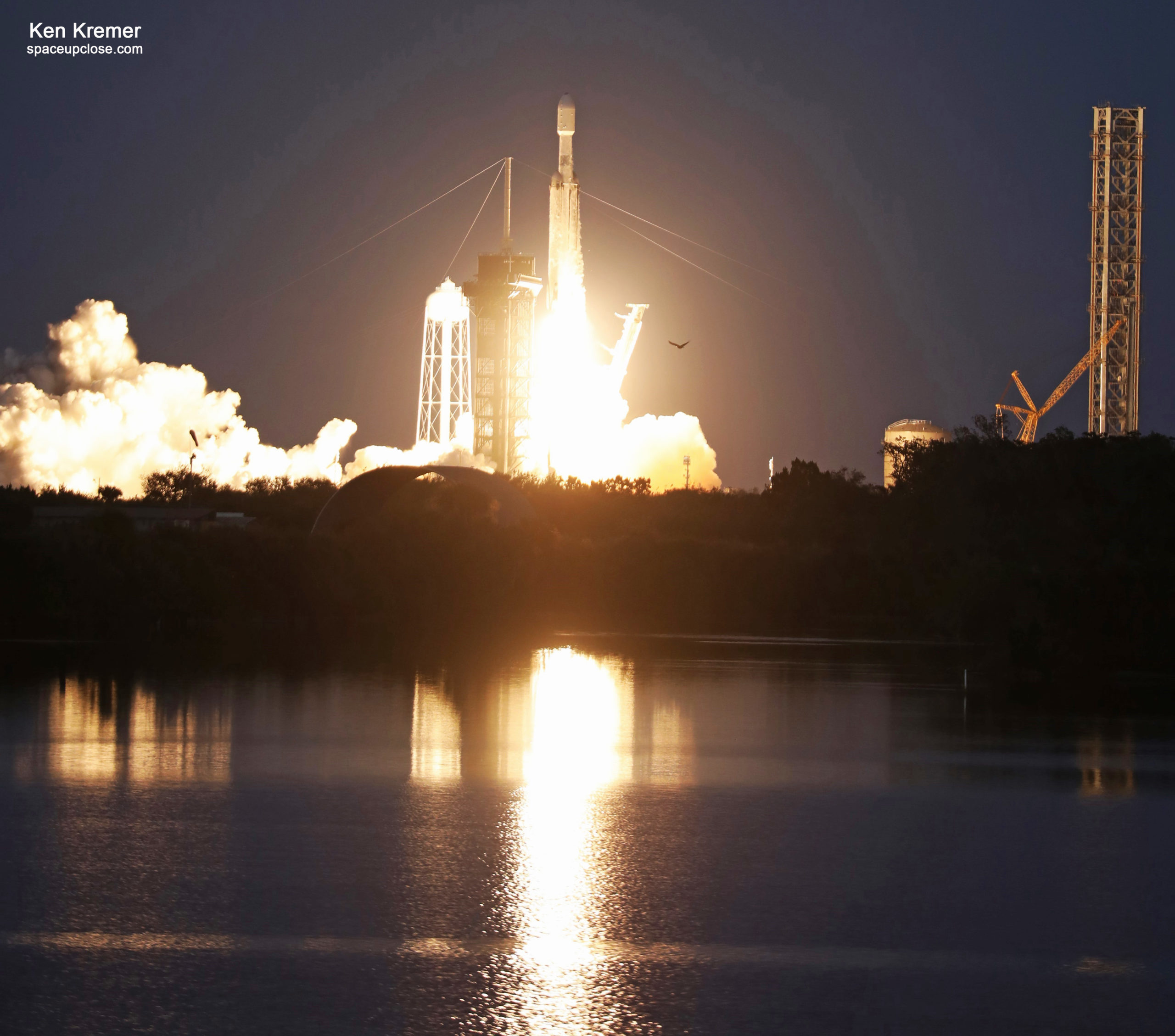 Spectacular Sunset Launch for 1st SpaceX Falcon Heavy of 2023 Sends US Military Satellites to Space: Photos