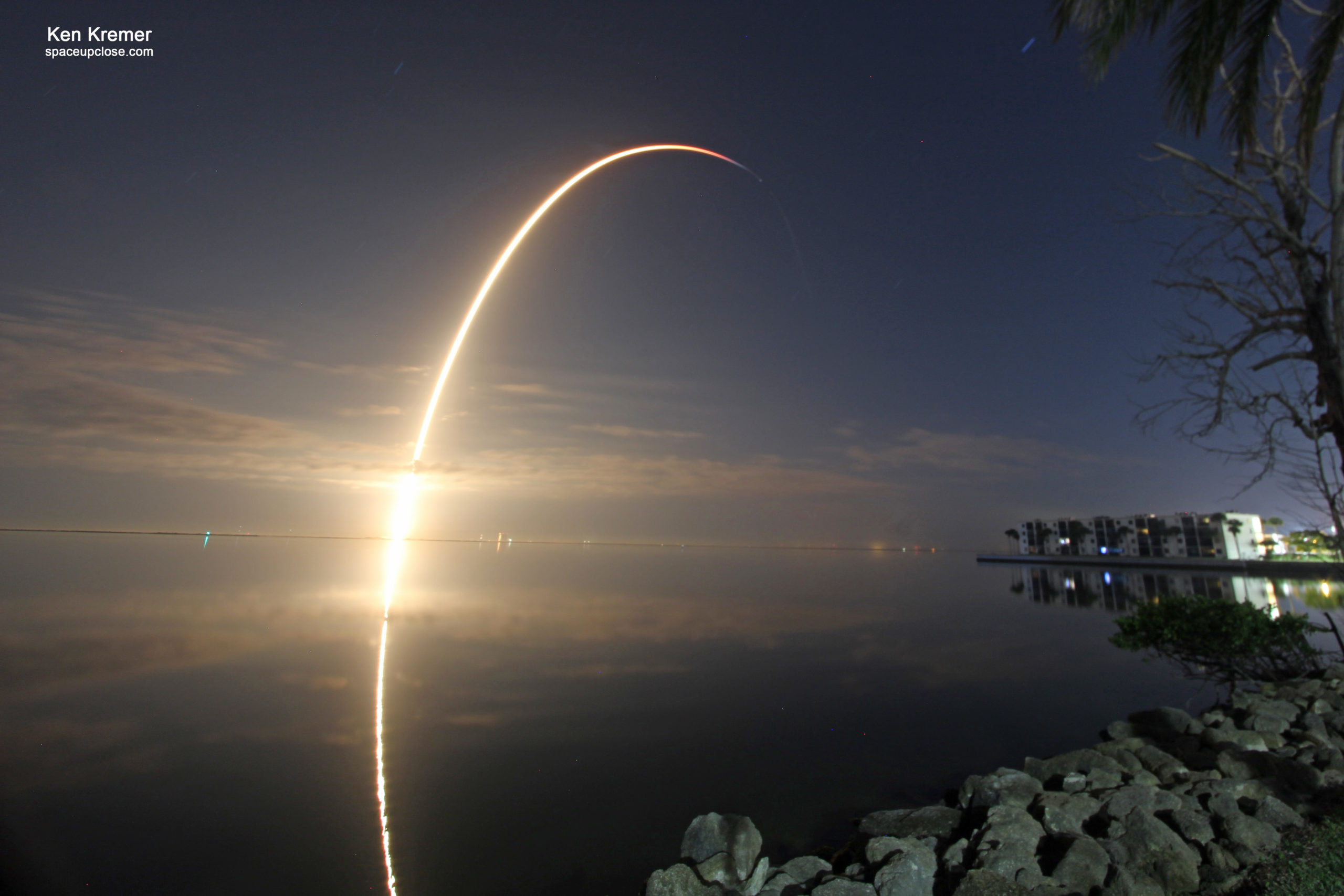 Magnificent Middle of Night SpaceX Launch Delivers 53 Starlinks to Orbit: Photos