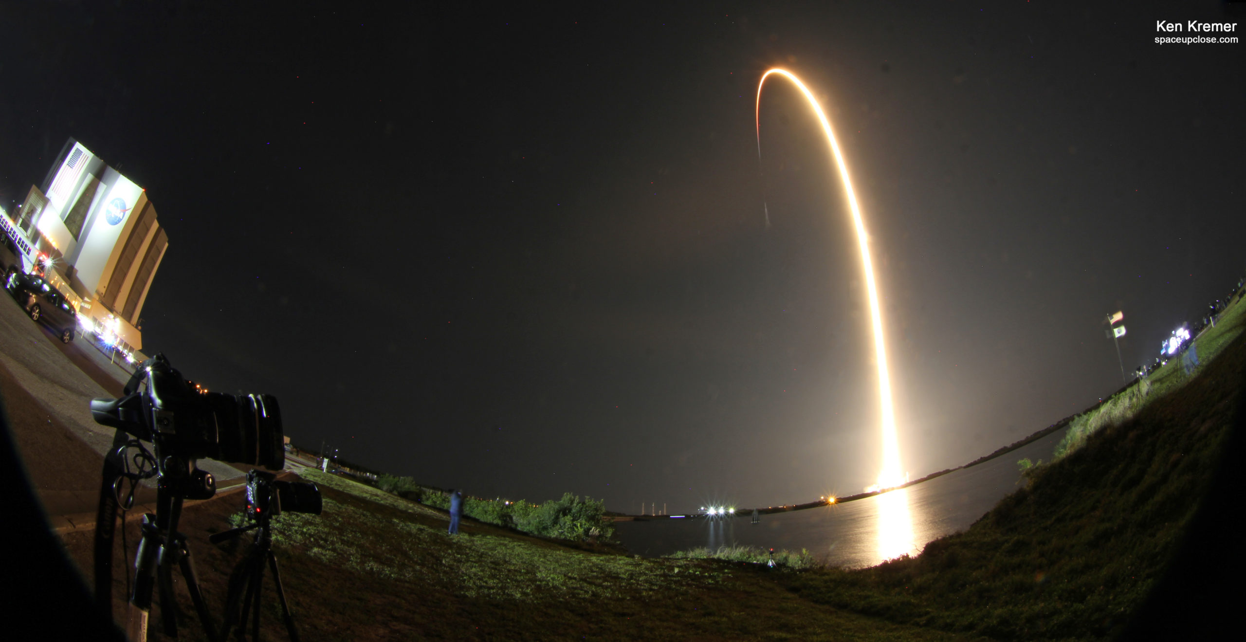 Beautiful Nighttime Liftoff for 27th NASA and SpaceX Dragon Cargo Mission to Space Station: Photos